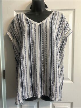 Striped V-Neck Short Sleeve Tunic Top - Navy/White